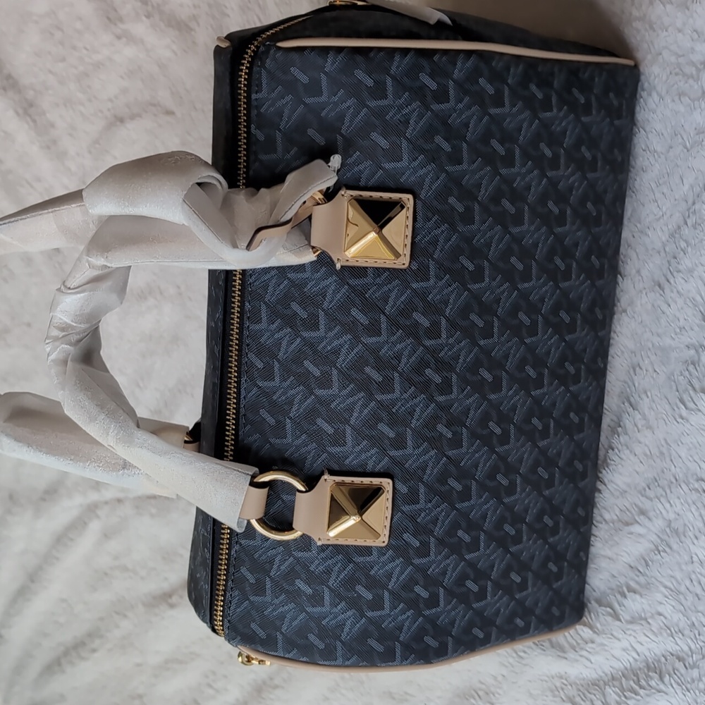 Michael Kors Signature Bag. New.
